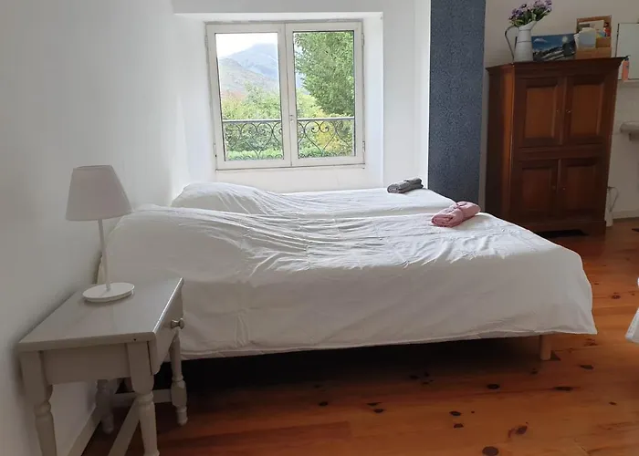 Maison Rustique Pyreneenne, Vue Sur Les Montagnes